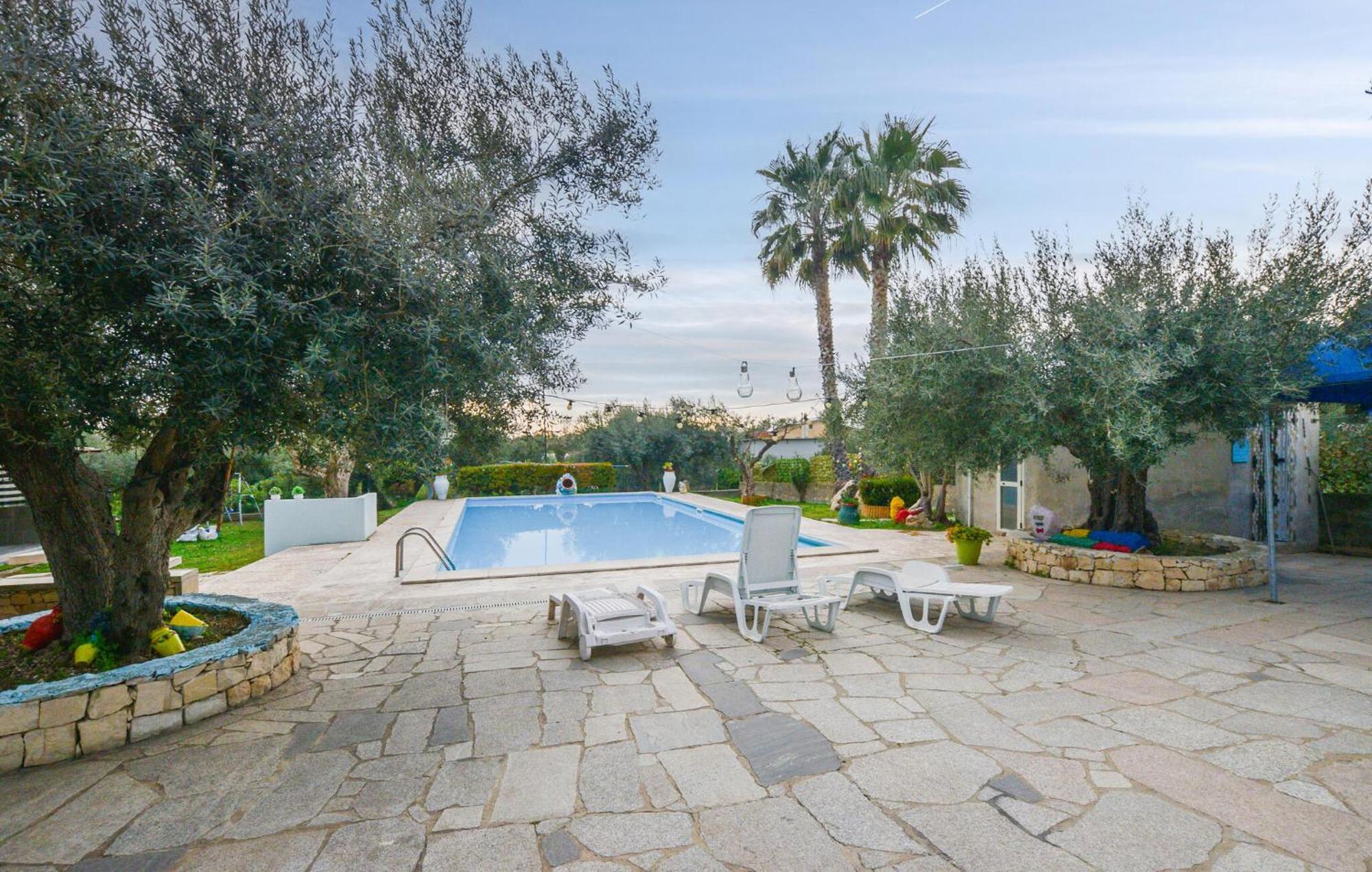 Amazing In With Swimming Pool Apartment *